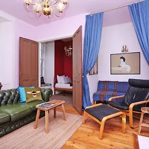 Apartment Joivy Iconic Colorful On The Royal Mile 