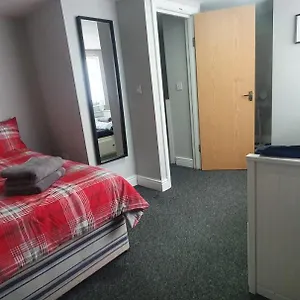 Apartment 1 Bedroom Flat, Sleeps Up To 5ppl, Center 