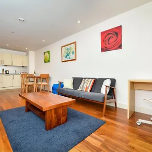 Apartment Pass The Keys Super Central Spacious 2 Bed With Parking 